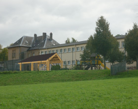 Construction d’un préau à l’école élémentaire de Volkrange
